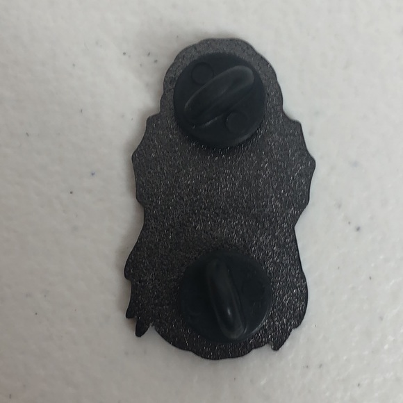 Elvira Pin Mistress Of The Dark - Picture 4 of 7